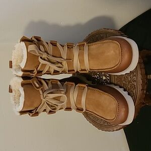 SOREL Kezar Storm Waterproof Boots with Sherpa Lining Light Brown Size 7
